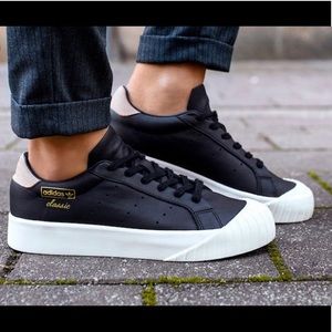 Black Adidas Everton Sneaker | NEW IN BOX